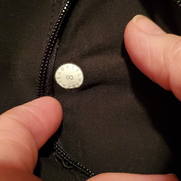 Lululemon Capri leggings 8 - Picture 4 of 8